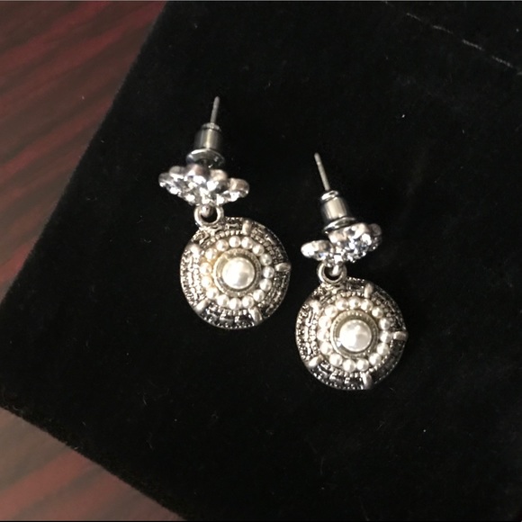 Beautiful Crystal & Pearl Deco Medallion Earrings! - Picture 4 of 5